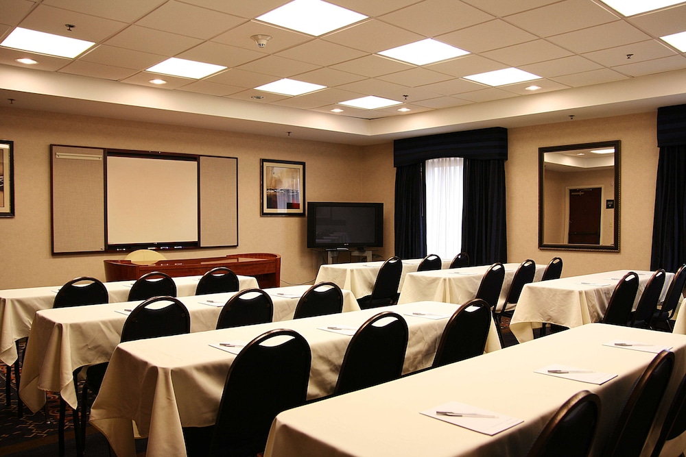 Hampton Inn Atlanta Fairburn - photo 48