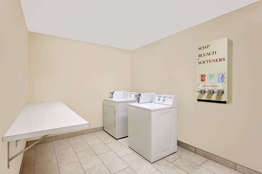 Super 8 by Wyndham Lebanon - photo 16