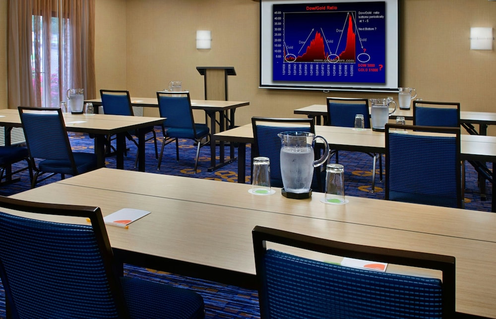 Courtyard By Marriott Hartford Windsor Airport - photo 21