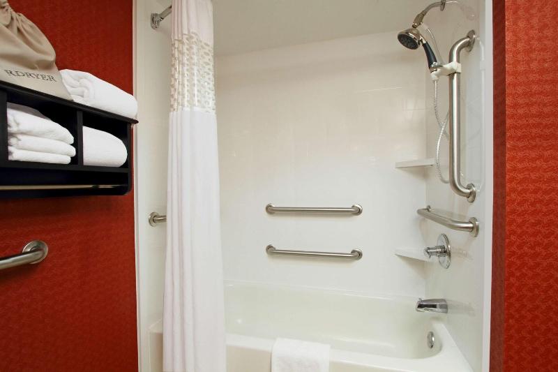 Hampton Inn Columbus Airport - photo 50
