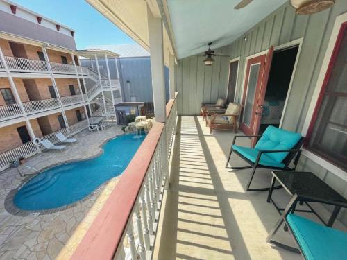 Long Weekend - last minute hotel in New Braunfels