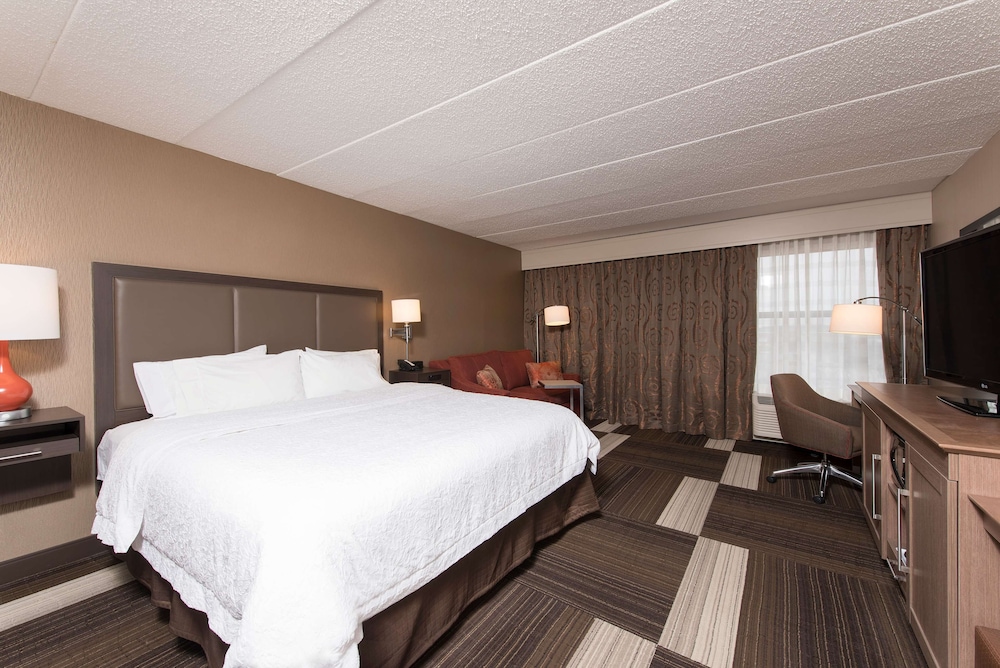 Hampton Inn Columbus Taylorsville Edinburgh - photo 13