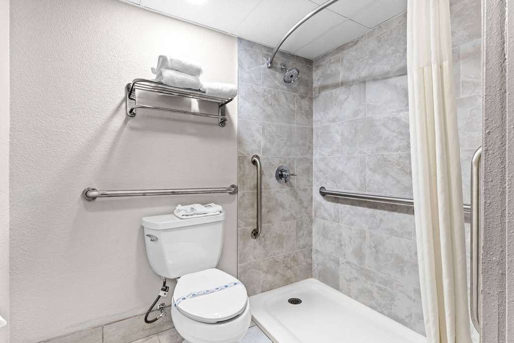 Days Inn by Wyndham Clayton - photo 23