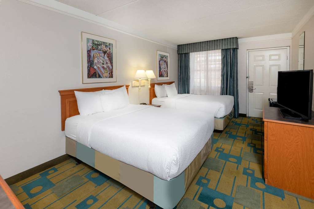 La Quinta Inn by Wyndham Farmington - photo 22