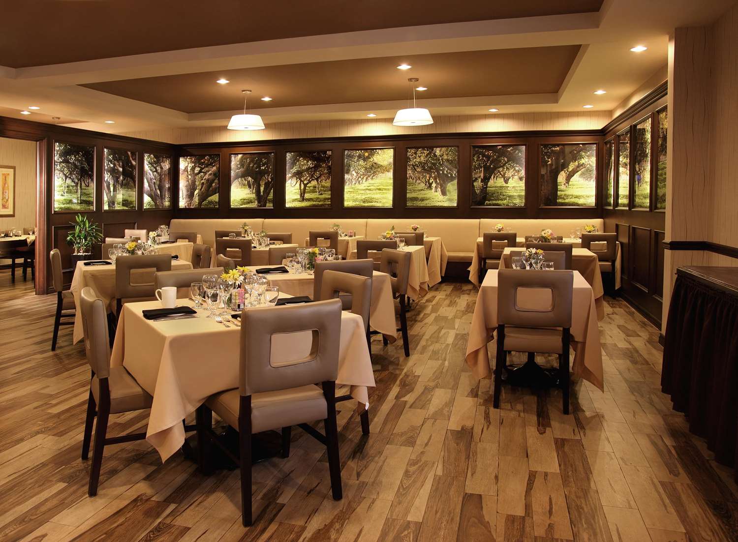 DoubleTree by Hilton Claremont - photo 12
