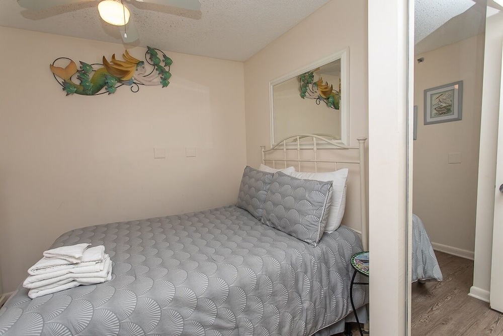 Royal Garden Resort 1406 2 Bedroom Condo by RedAwning - photo 5