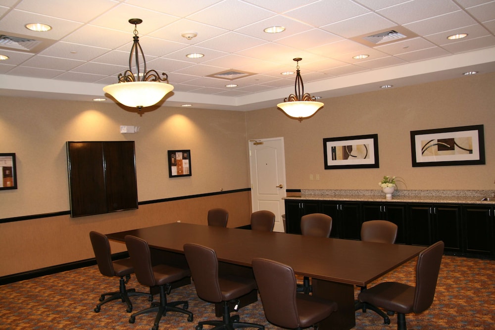 Hampton Inn & Suites Barstow - photo 58