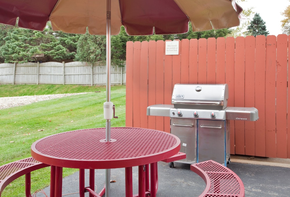 Candlewood Suites Rockford by IHG - photo 23