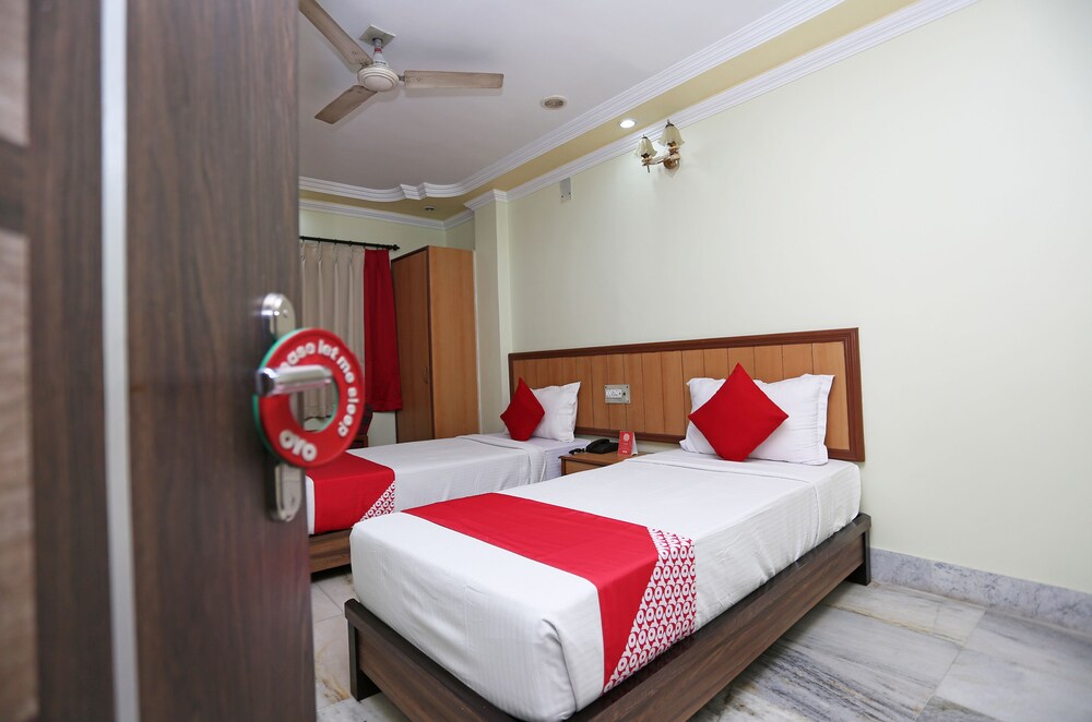 OYO 24916 Hotel Aquatic Palace in Kalyani, India