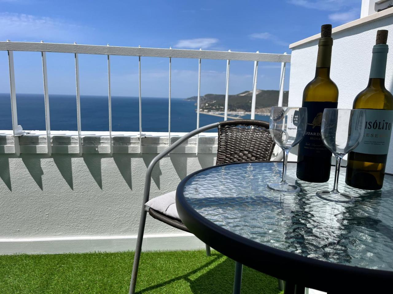 Axenic Retreat Panoramic Ocean View Sleeps 4 Ensuite Bathroom New Redesign — 4-Star Luxury Hotel in Sesimbra, Portugal