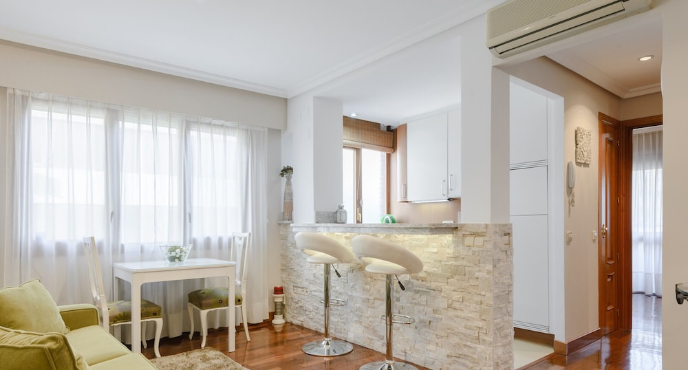 Arguelles Apartamento Acogedor Para 4 AC Chamberí Madrid