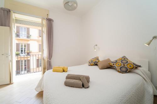 Napoli Centro Suite Duomo Apartment — 4-Star Luxury Hotel in Naples, Italy