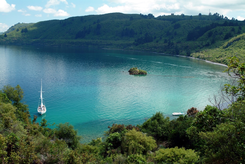 The Point Villas — 5-Star Luxury Hotel in Taupo, New Zealand