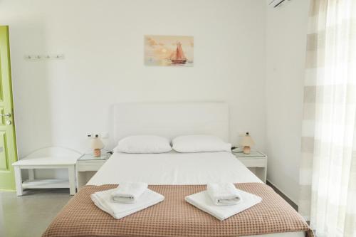 Zeras Apartments — 4-Star Luxury Hotel in Adamas, Greece