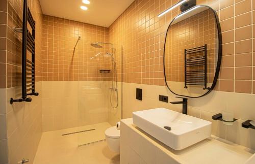Panoramic Studio Apt in Tbilisi Center By Wehost