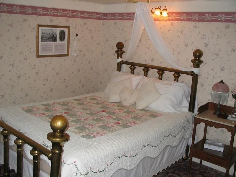 Prospect Historic Hotel Bed & Breakfast Motel and Dinner House — Prospect — photo 4