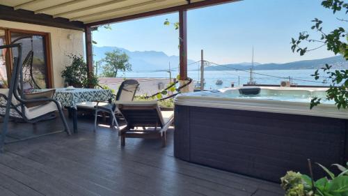 Olive Coast Apartments Baošići Center — 4-Star Luxury Hotel in Herceg-Novi, Montenegro