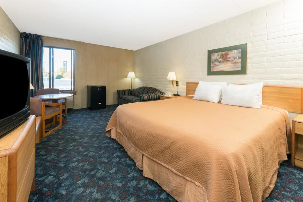 Howard Johnson - photo 16