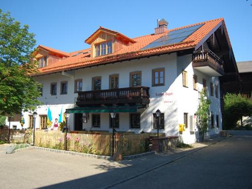 Landhof Angstl Gästezimmer und Tagungsraum — hotel in Hoslwang