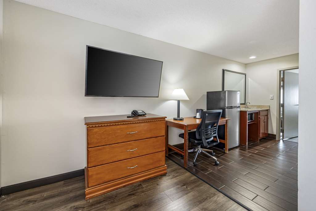 Best Western Shelbyville Inn and Suites Celebration Inn - photo 16