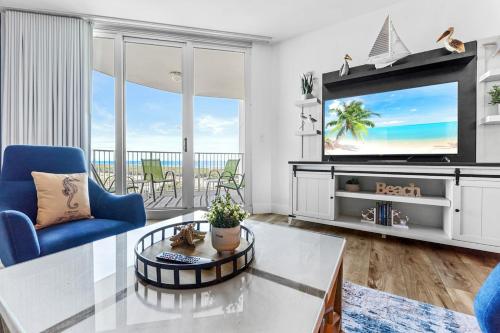 Sunrise Surprise 9th floor 2BR 2 BA King Suite Beach shuttle heated pool — 5-Star Luxury Hotel in Destin, United States