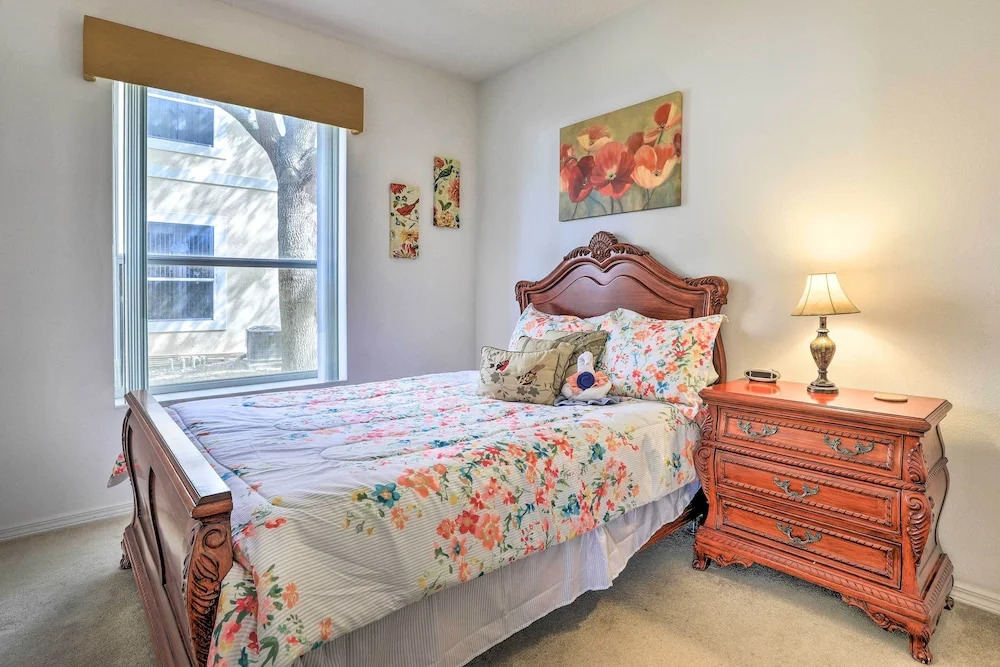 Kissimmee Condo with Resort Perks 5 Mi to Disney - photo 2