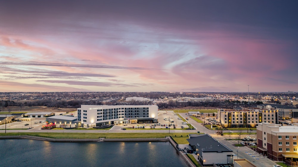 Crowne Plaza Kearney by IHG - photo 113