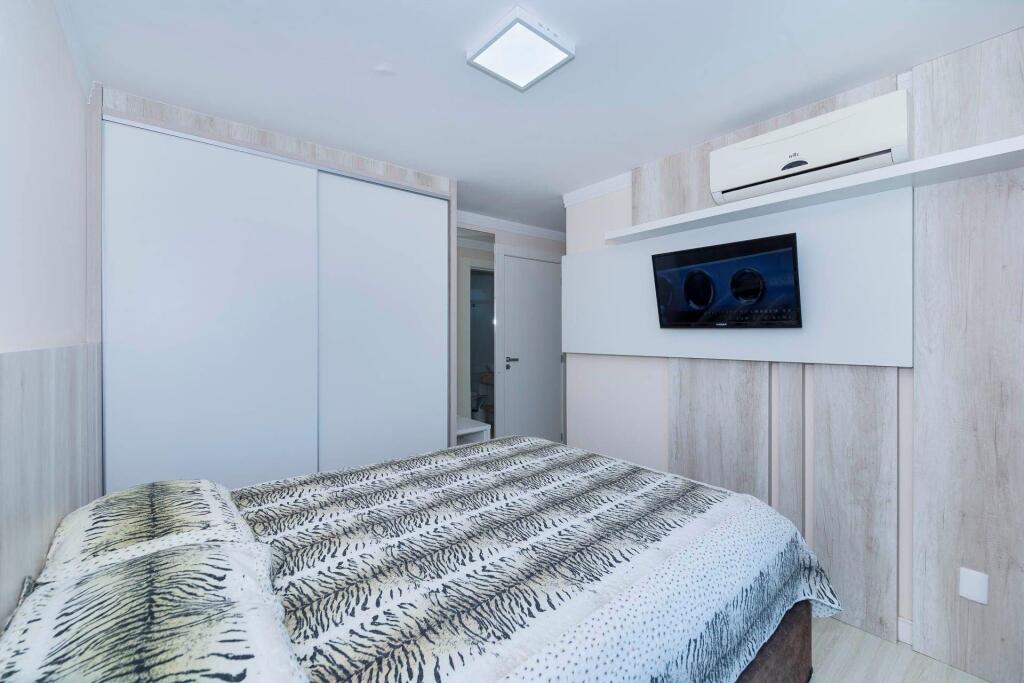 402BD Linda Cobertura Alto Padrão com 4 suítes terraço com Jacuzzi para até 10 pessoas com VISTA ao MAR em Bombinhas SC