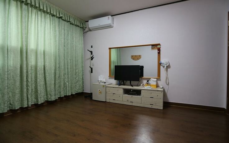 Gangneung Gyeongpodae Donghae Motel in Gangneung, South Korea