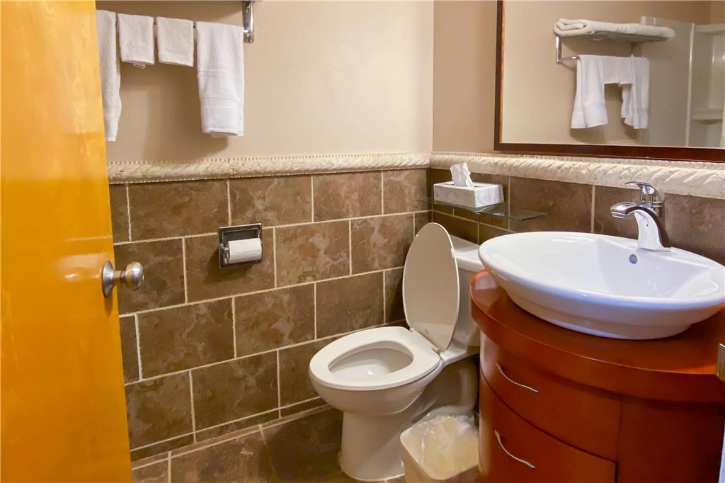 Econo Lodge Inn & Suites Old Saybrook Westbrook - photo 38