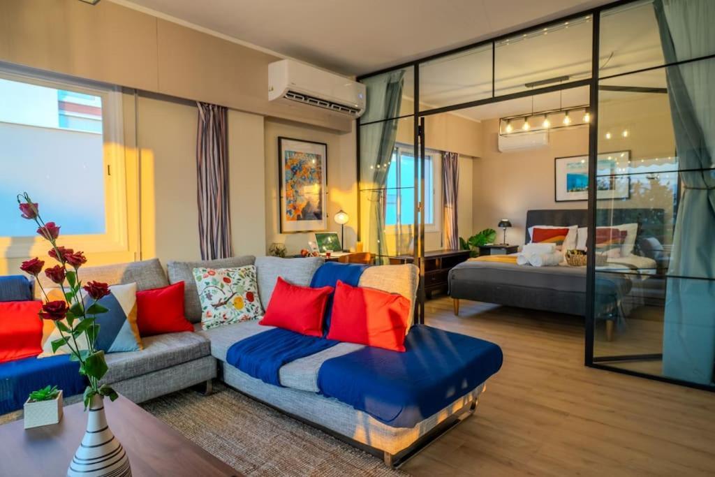 Two Bedroom Apartment Spacious & Newly Renovated Three Minutes from the Beach