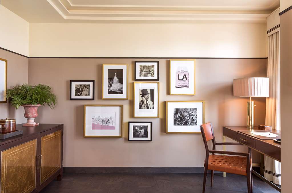 Sunset Tower Hotel - photo 10