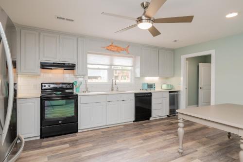 Zaruba Beach by Oak Island Accommodations - photo 13