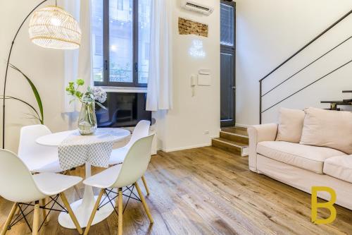 Gift House Apartment — 4-Star Luxury Hotel in Milan, Italy