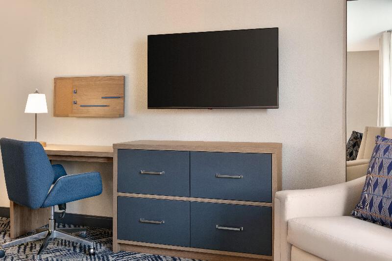 Candlewood Suites Springfield North - photo 31