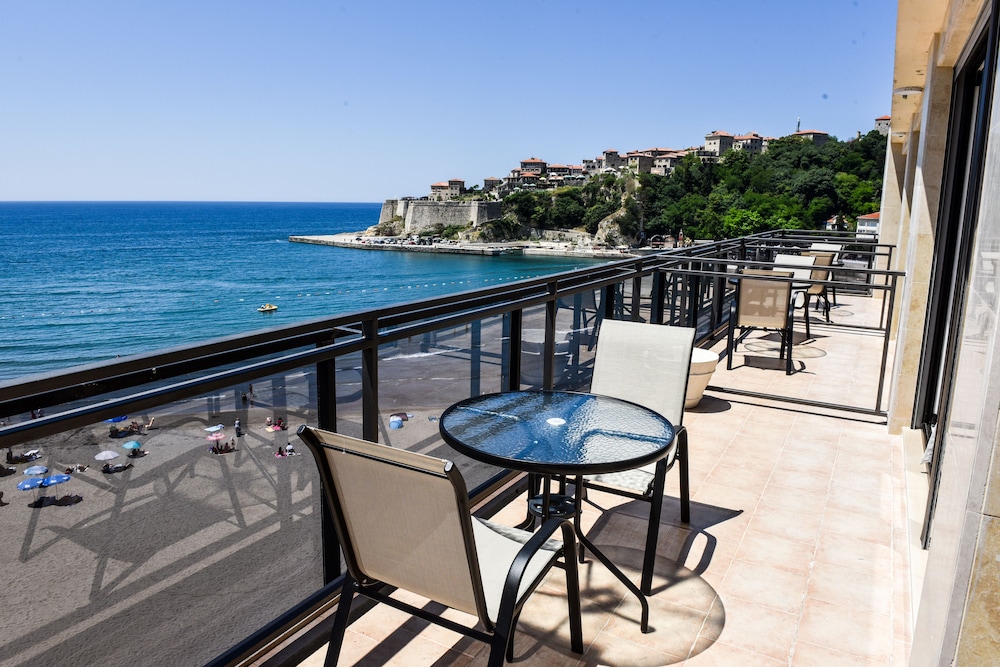 Hotel Cruiser in Ulcinj, Montenegro