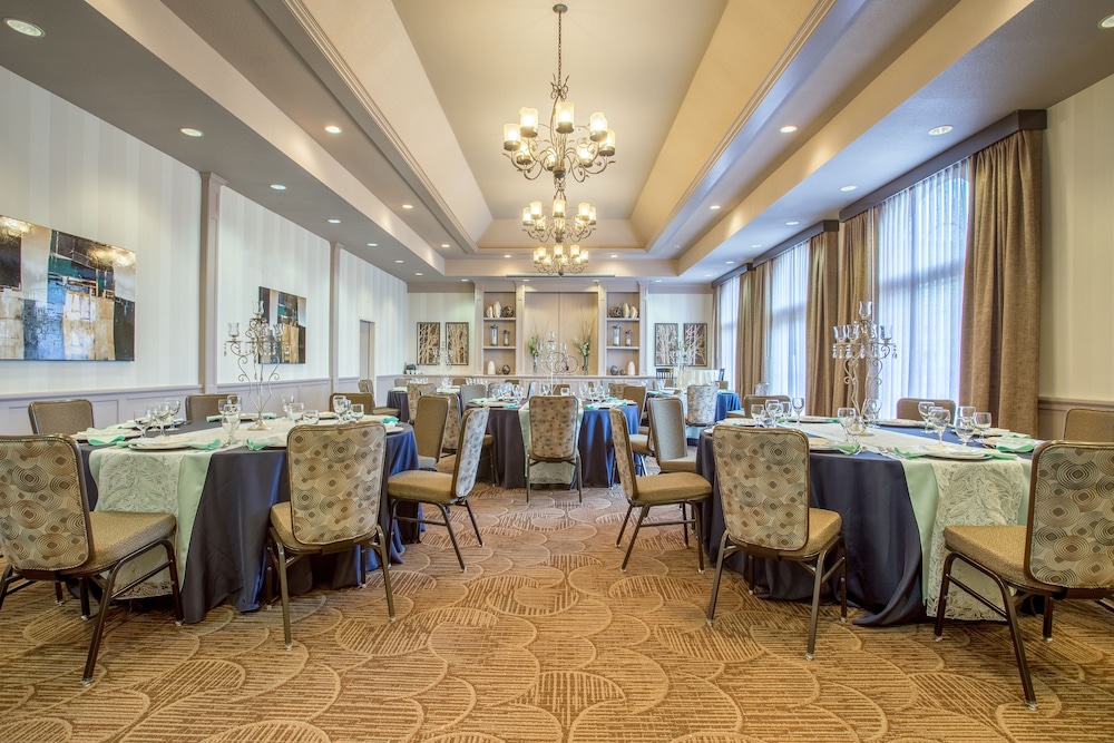 Holiday Inn Auburn by IHG - photo 26