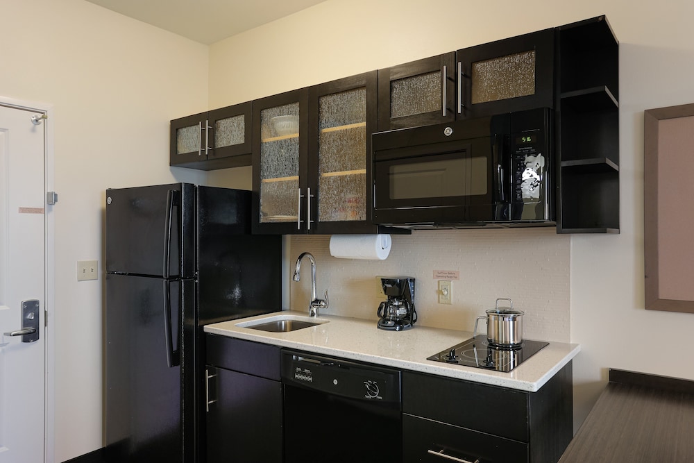 Candlewood Suites Lenexa Overland Park Area - photo 27