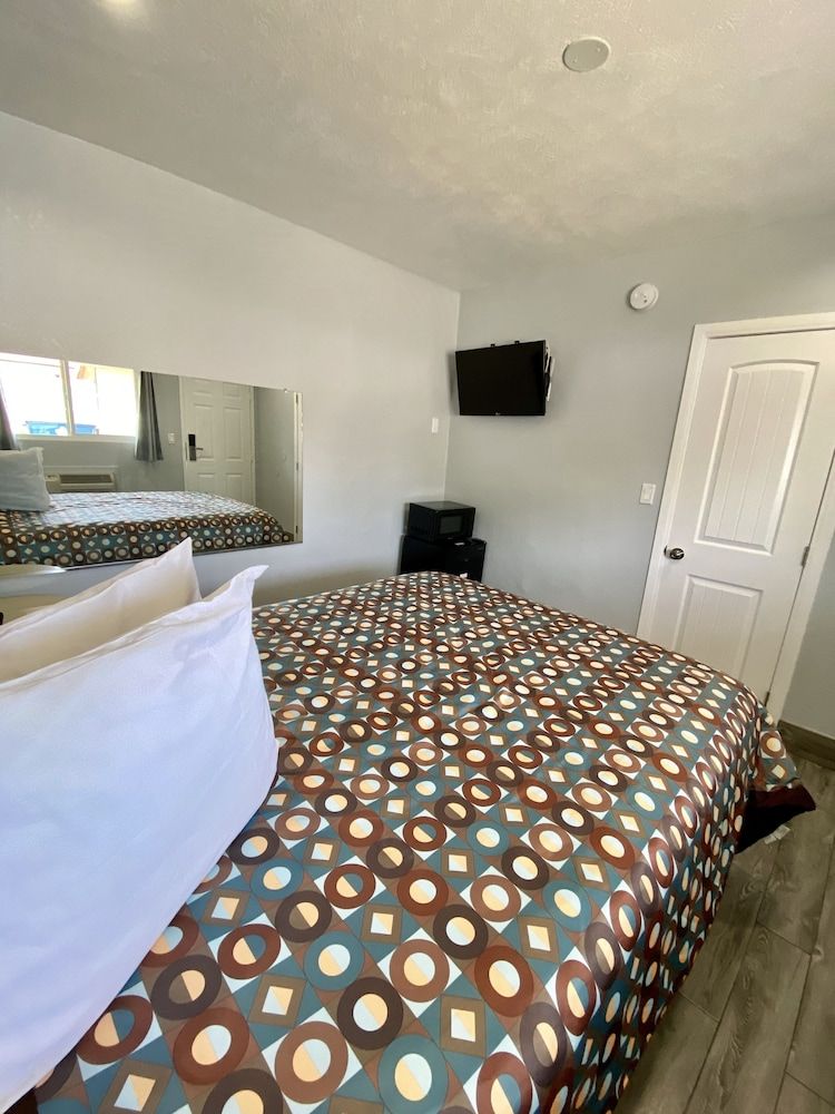 Dixie Motel - photo 8