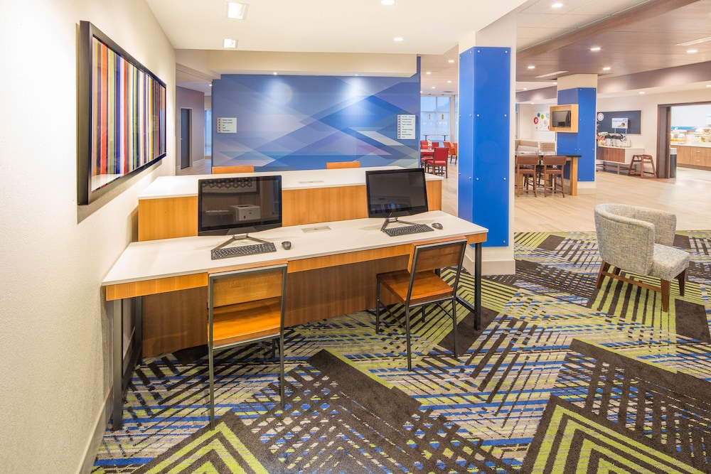 Holiday Inn Express & Suites Indianapolis NW Zionsville by IHG - photo 11