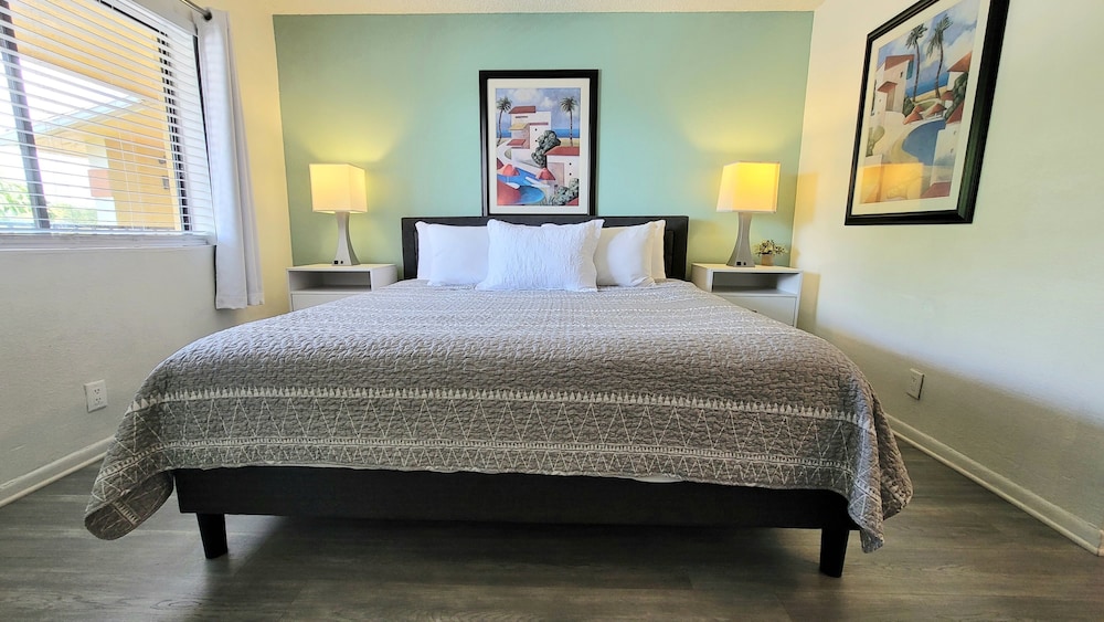 Sunny Palms Inn - photo 9