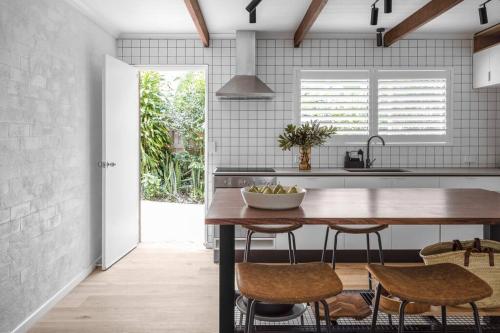 Stylish Retreat Little Cove — 4-Star Luxury Hotel in Noosa Heads, Australia