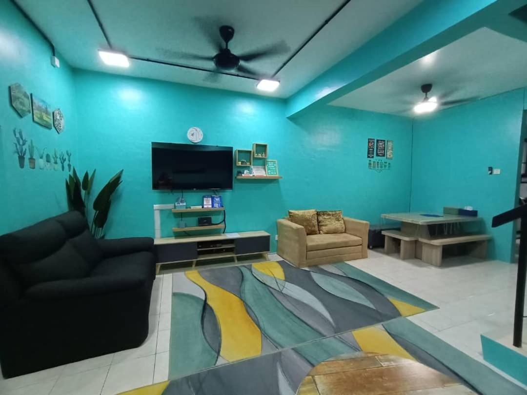 The Handz House II with WIFI For family or same gender only — 4-Star Luxury Hotel in Kepala Batas, Malaysia