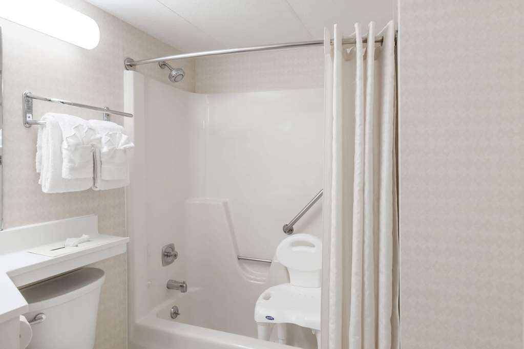 Travelodge Inn & Suites by Wyndham Albany - photo 6