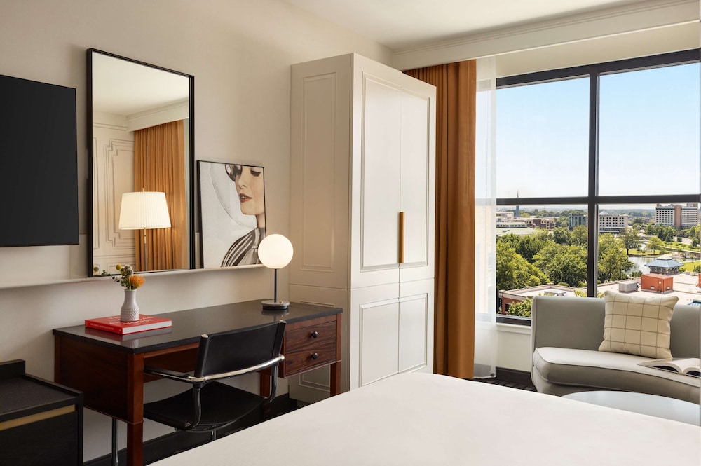 106 Jefferson Huntsville Curio Collection by Hilton - photo 22