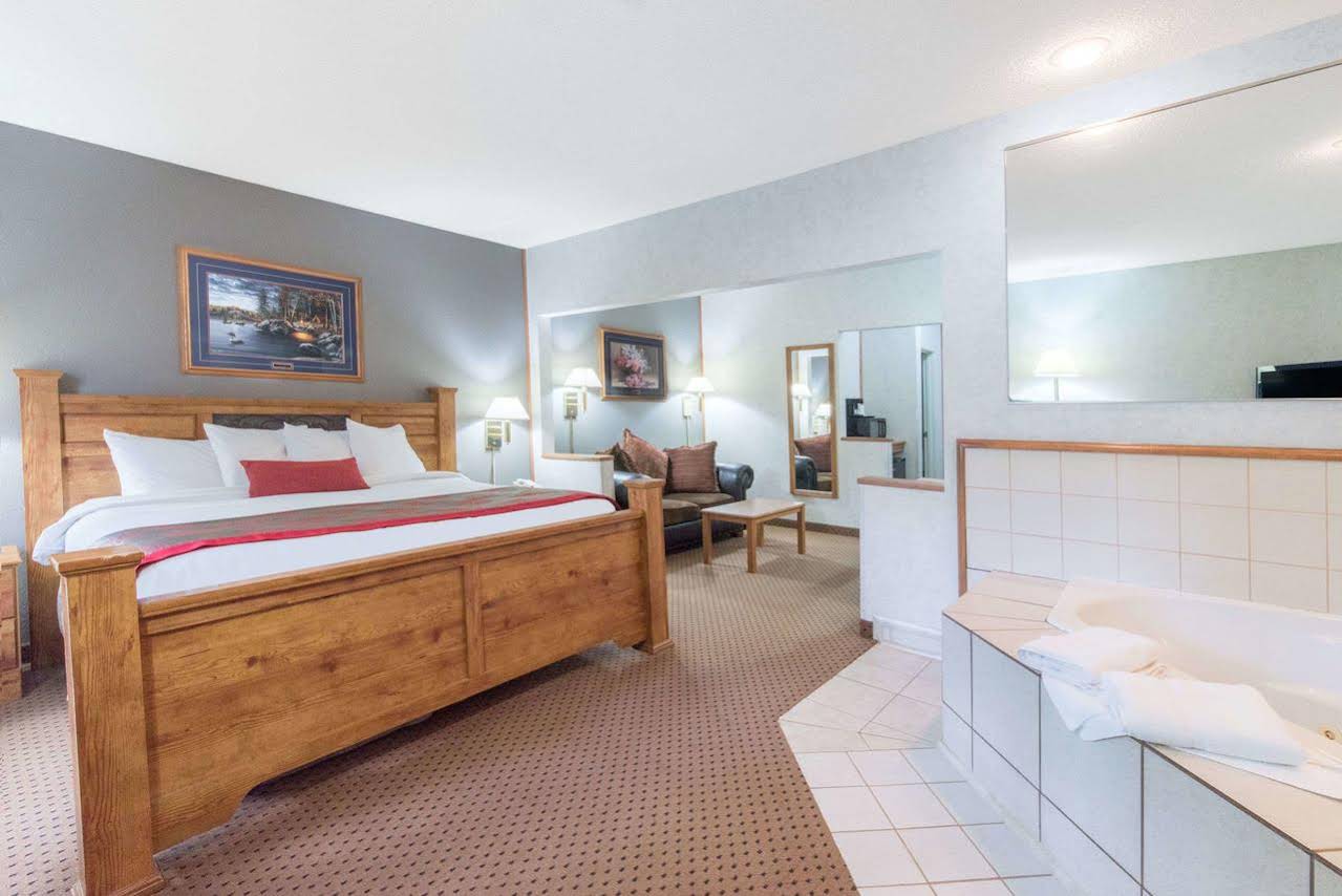 Ramada Limited Bismarck Northeast - photo 66
