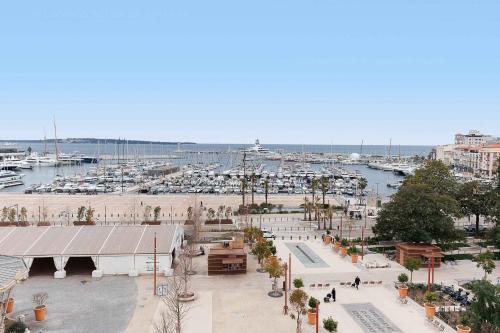 Carrousel 5 — 4-Star Luxury Hotel in Cannes, France