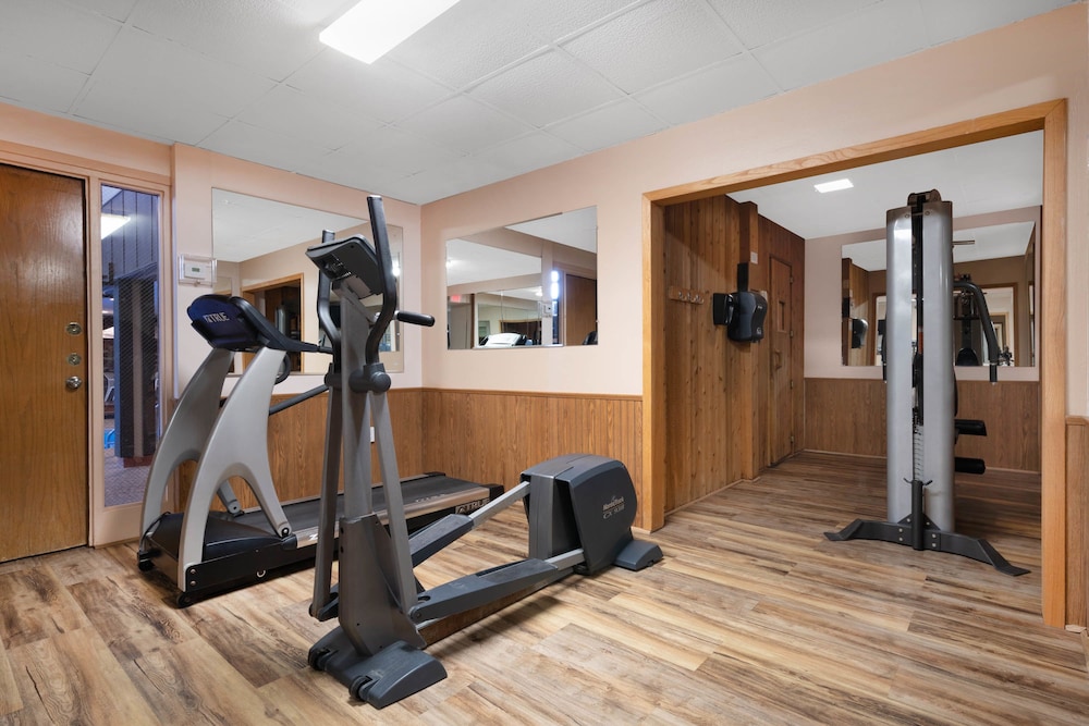 Ramada by Wyndham Albert Lea - photo 66