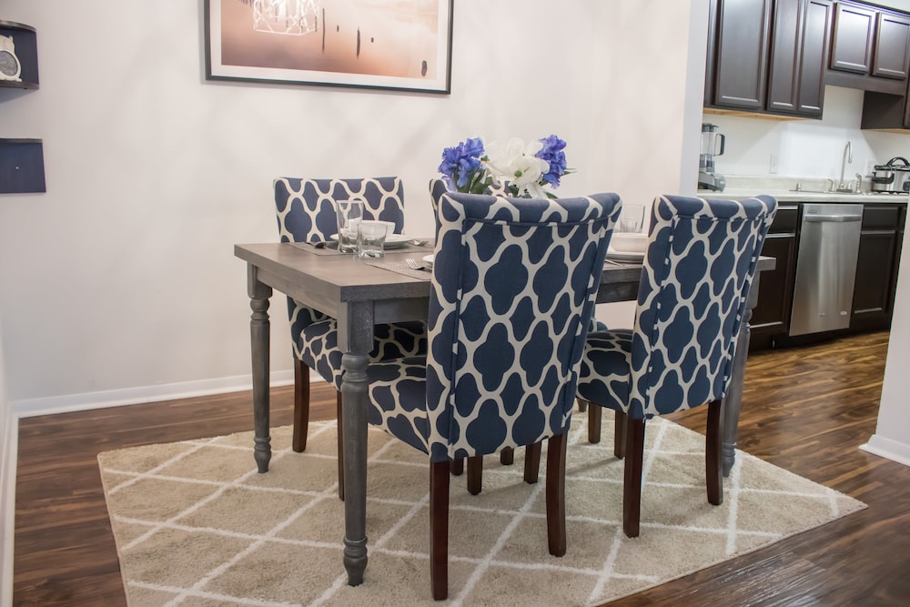 Exclusive Private Room — 4-Star Luxury Hotel in Raleigh, United States
