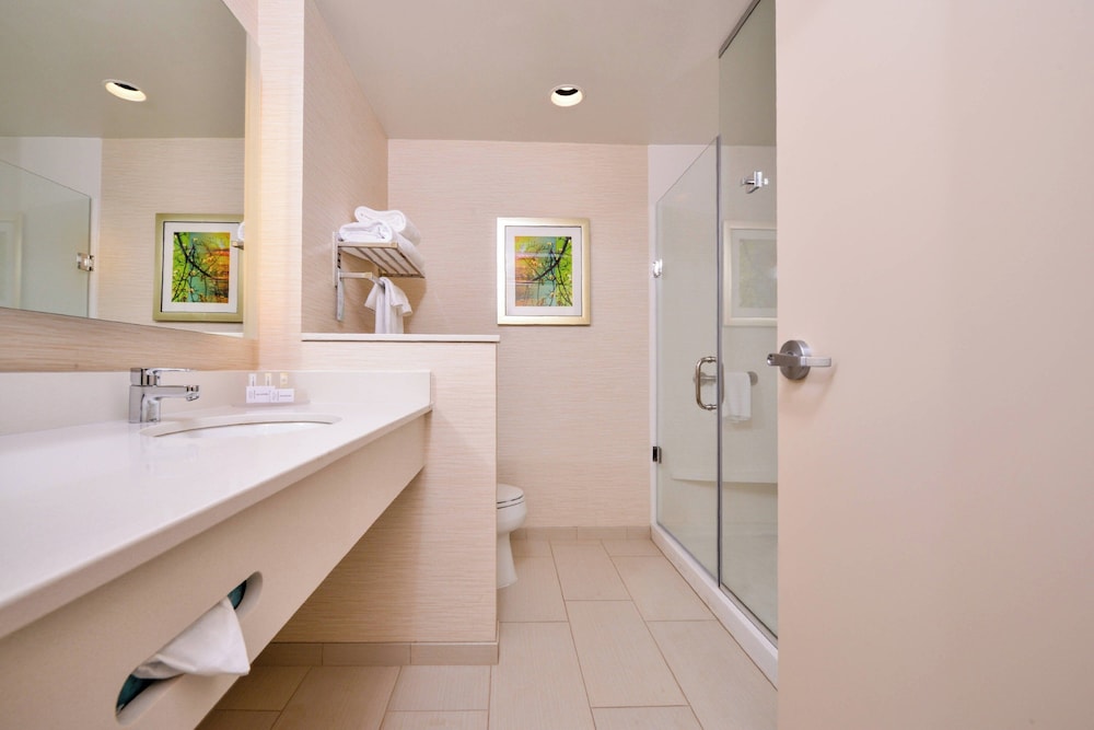 Fairfield by Marriott Inn & Suites Plymouth White Mountains - photo 29